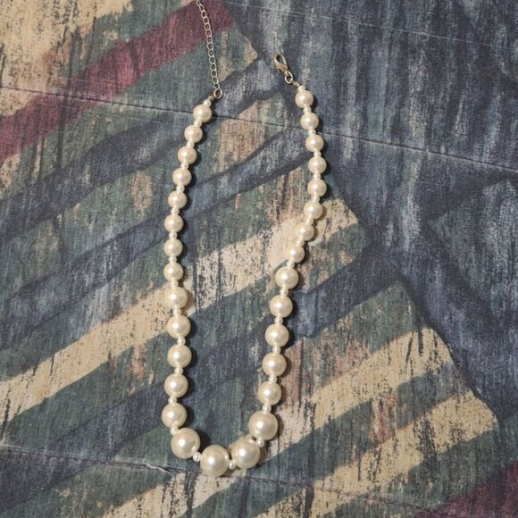 💎 Classic Faux Pearl Necklace – Timeless Elegance 💎 - Picture 1 of 1